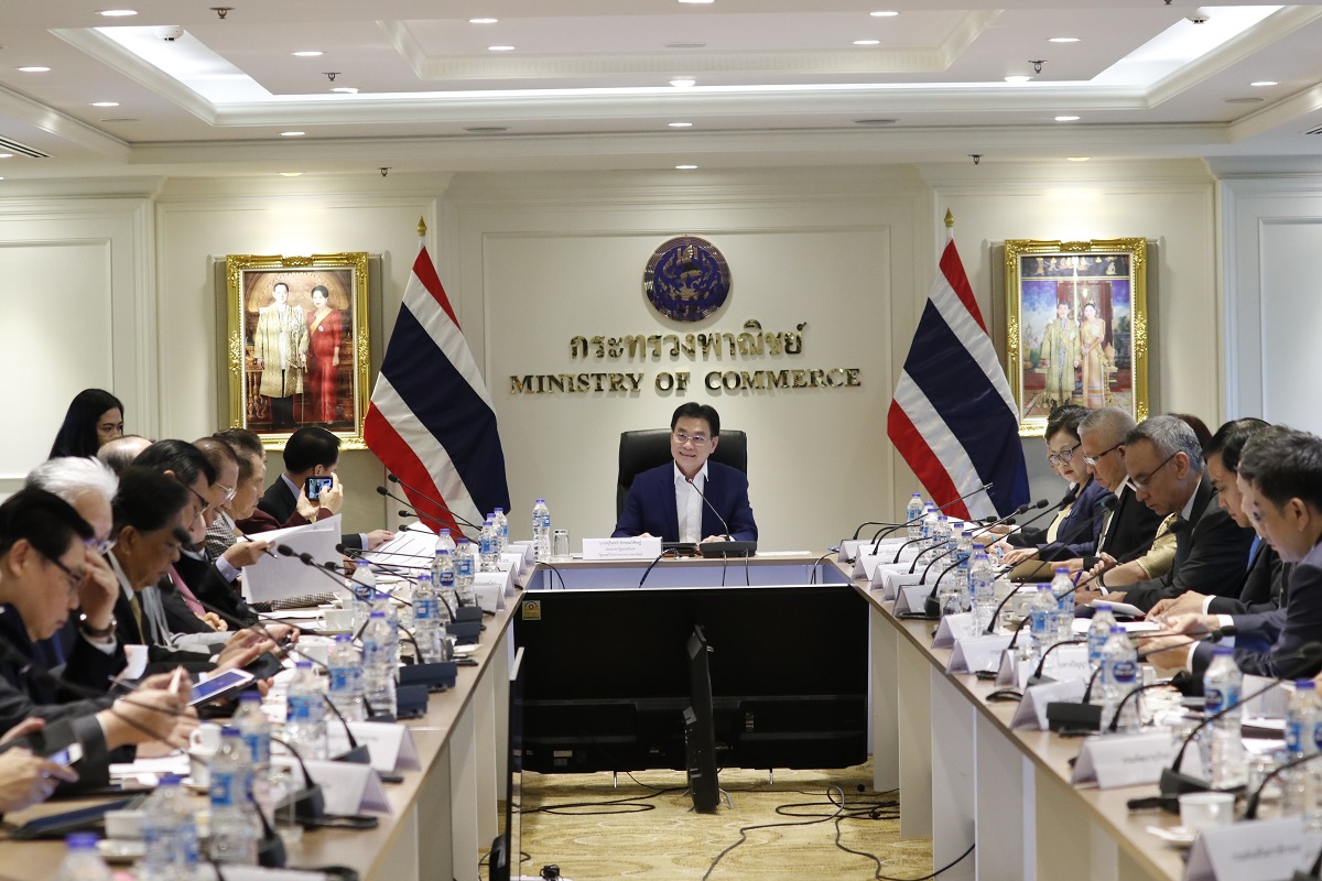 กรอ.พาณิชย์ เร่งแก้ปัญหา 15 ข้อกระทบส่งออก