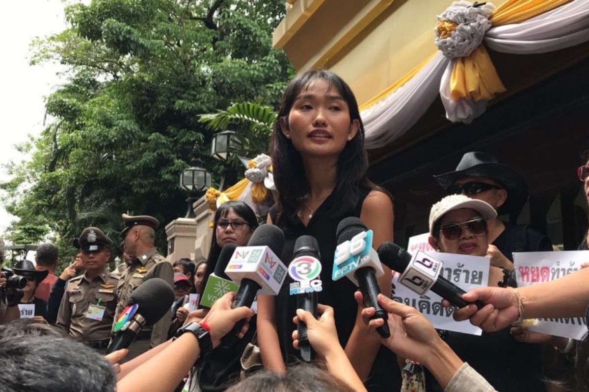 แกนนำนักศึกษา ขีดเส้นตาย ตำรวจปล่อยตัว “ไผ่-แอมมี่” ขู่การชุมนุมจะไม่สันติ