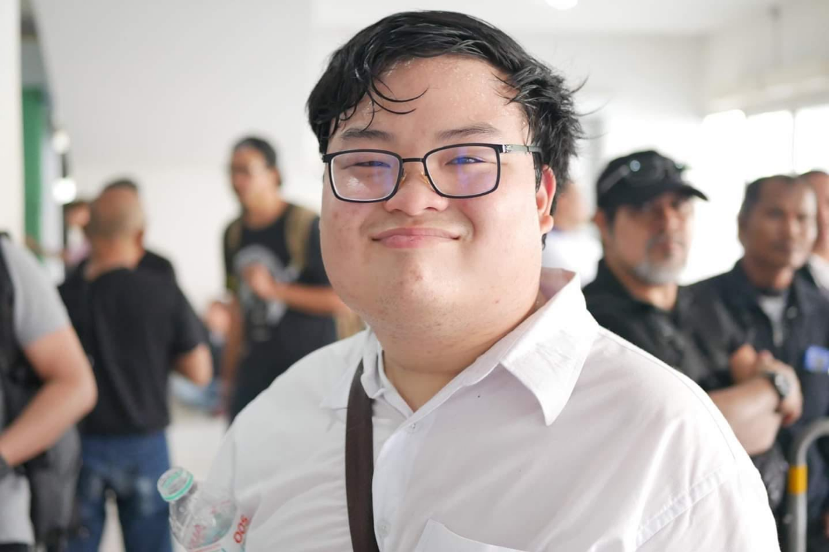 ศาลจำหน่ายคดี “เพนกวิน” ปมละเมิดอำนาจศาล “ทนายอานนท์” เเถลงขออภัย