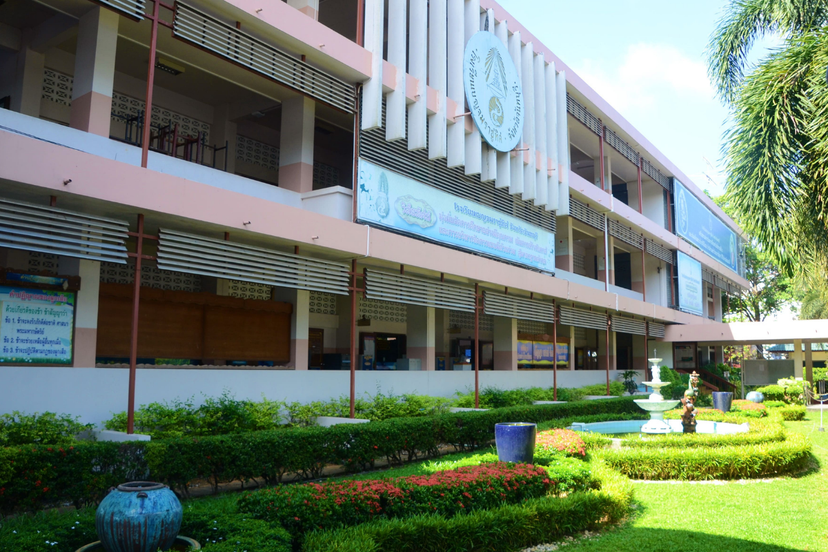 ปิด 1 วัน 3 โรงเรียนดังในจันทบุรี หวั่นม็อบชุมนุมไล่รัฐบาลเย็นนี้