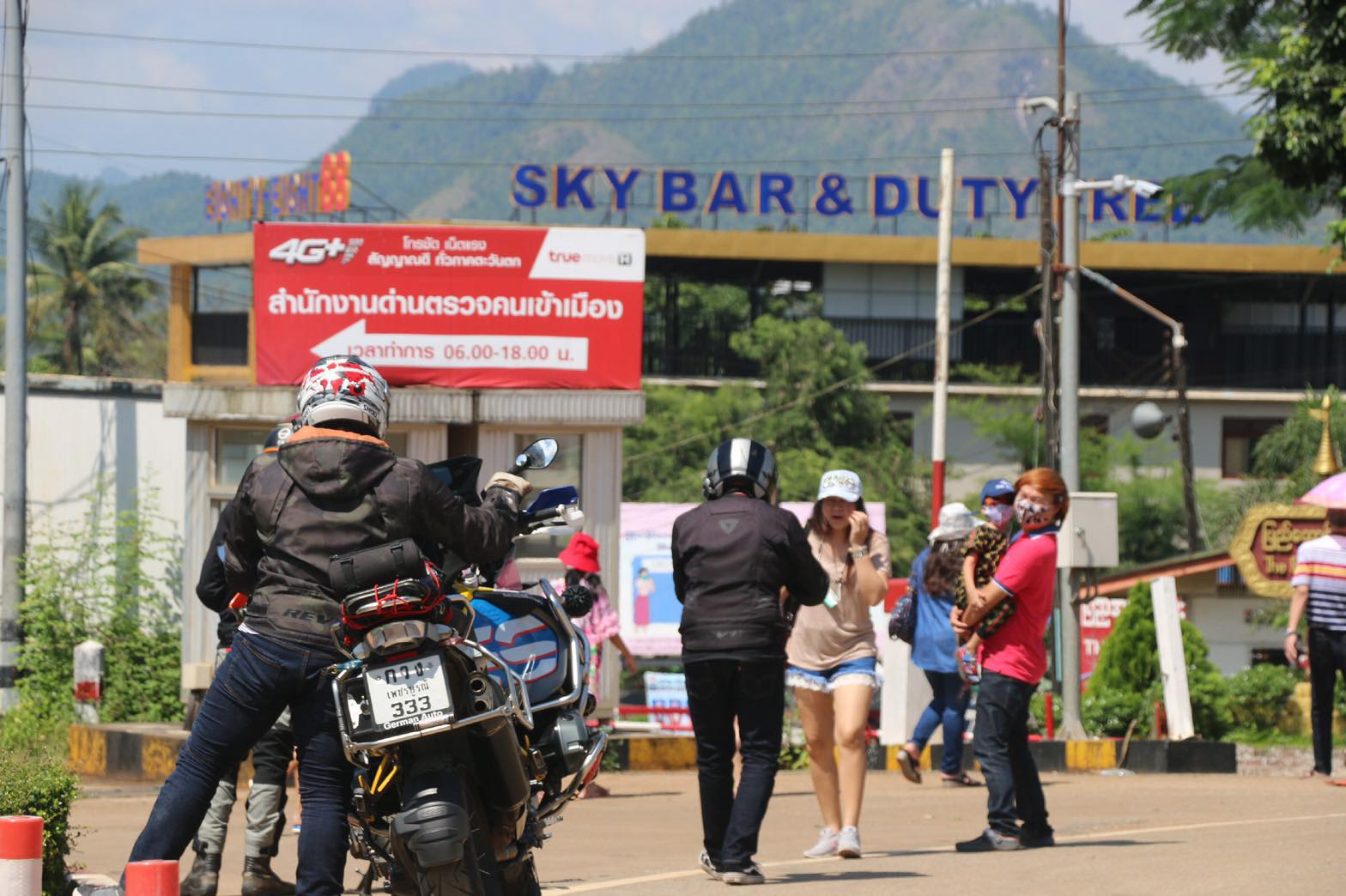 ผู้ค้าชายแดนด่านเจดีย์สามองค์ กาญจนบุรีกระทบหนัก จี้รัฐผ่อนปรนส่งออกเมียนมา