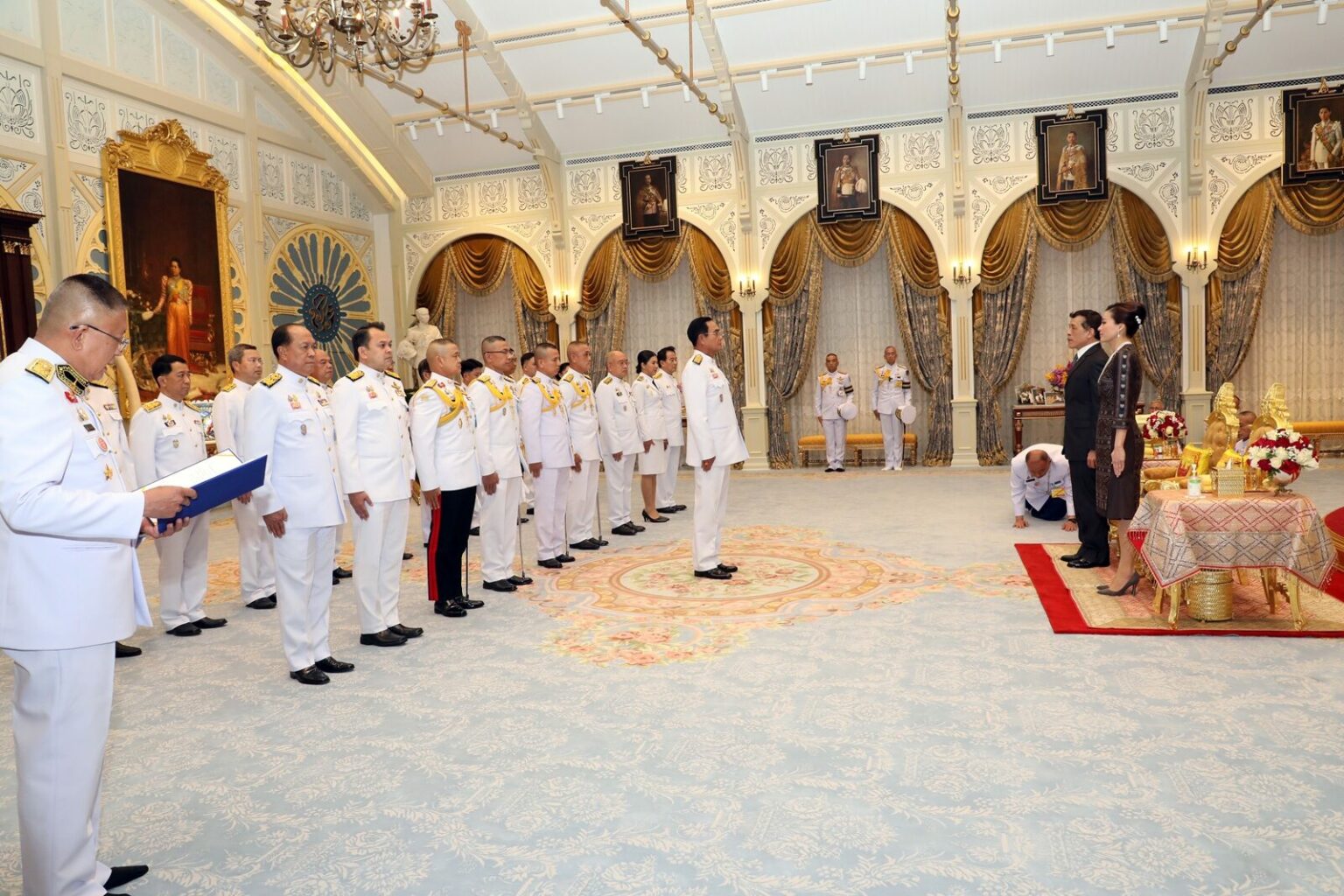 ในหลวงพระราชทานโฉนดที่ดิน 12 แปลงแก่หน่วยงานราชการและสถานศึกษา