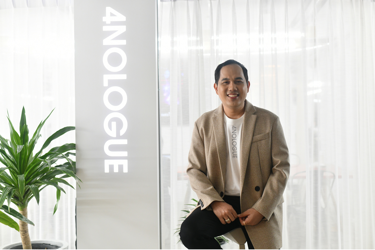 คิดแบบ “โฟร์โนล็อค” กลวิธีค้นหาศิลปินด้วย “Passion”