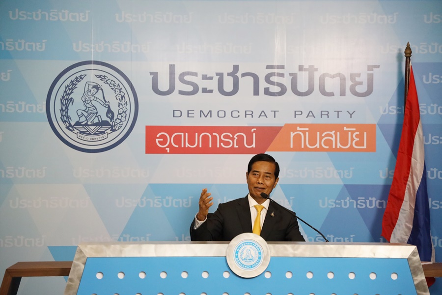 ถาวร ชี้ 4 ทางออกประเทศ คัดค้านปฏิรูปสถาบัน-รัฐประหาร