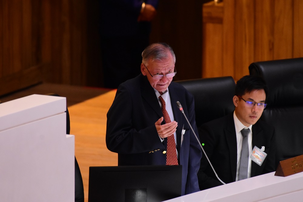“ไอลอว์” โต้กลางสภา ทุนต่างชาติบงการแก้รัฐธรรมนูญไม่ได้