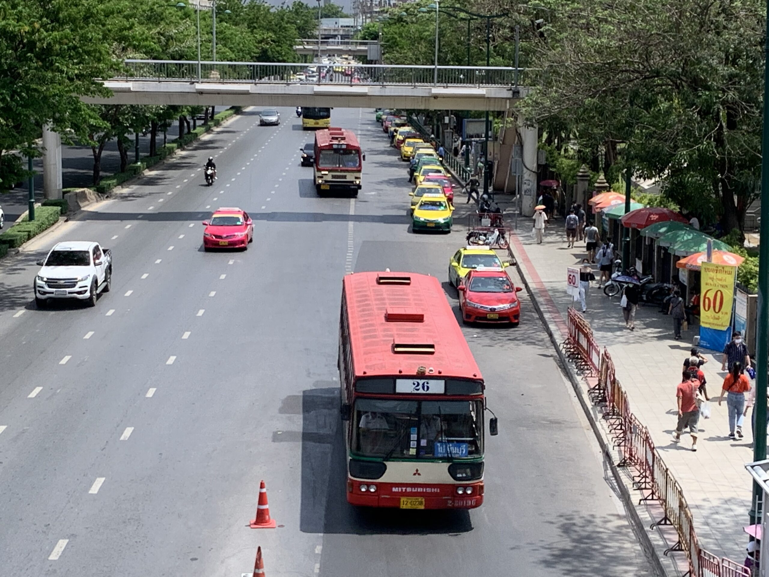 ด่วน! ขสมก.เปลี่ยนเส้นทางรถเมล์ 12 สาย หนีม็อบทหารราบที่ 11