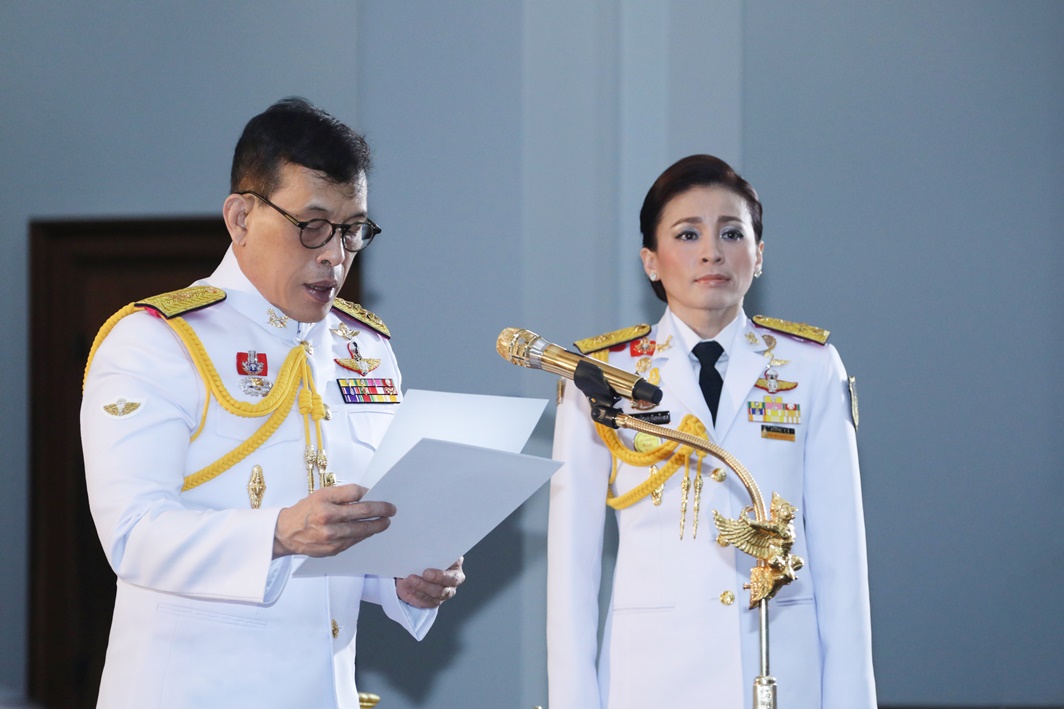 ในหลวงพระราชทานพระบรมราโชวาทแก่ผู้สำเร็จการศึกษา 8 สถาบันการรักษาความมั่นคงระดับสูง