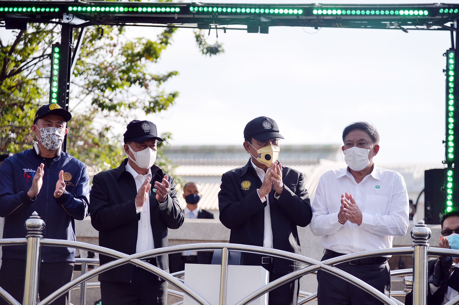 “ประยุทธ์” เปิดเรือไฟฟ้าคลองผดุงฯ นั่งฟรี 6 เดือน