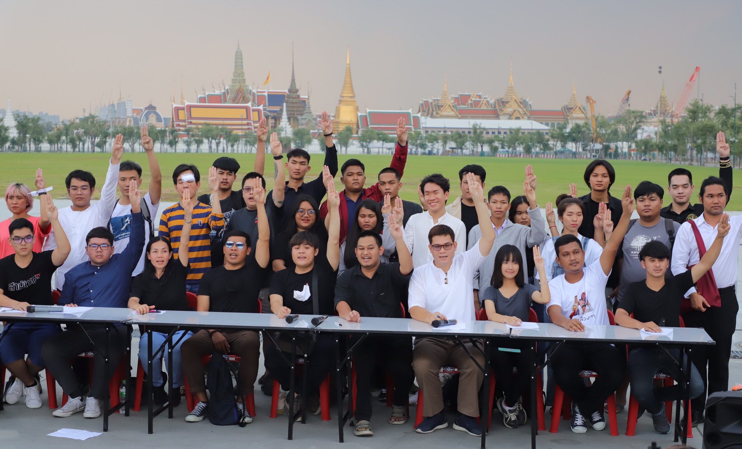 คณะราษฎร ไม่สังฆกรรม “ปรองดอง” ย้ำ “ประยุทธ์” ต้องลาออก