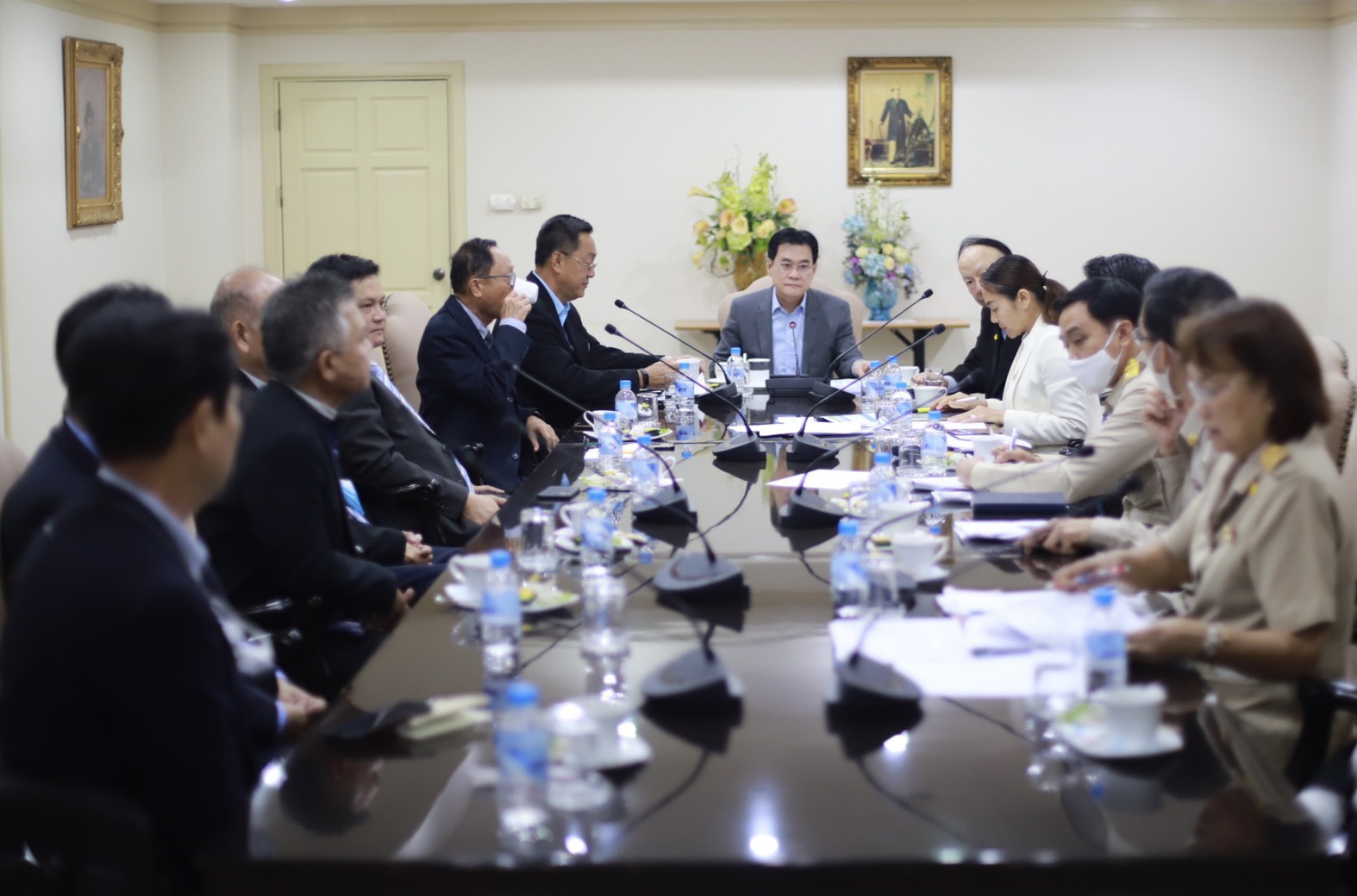 จุรินทร์ จี้ “ธกส.” ปล่อยเงินช่วยโรงสี ยกระดับราคาคู่ขนานประกันรายได้