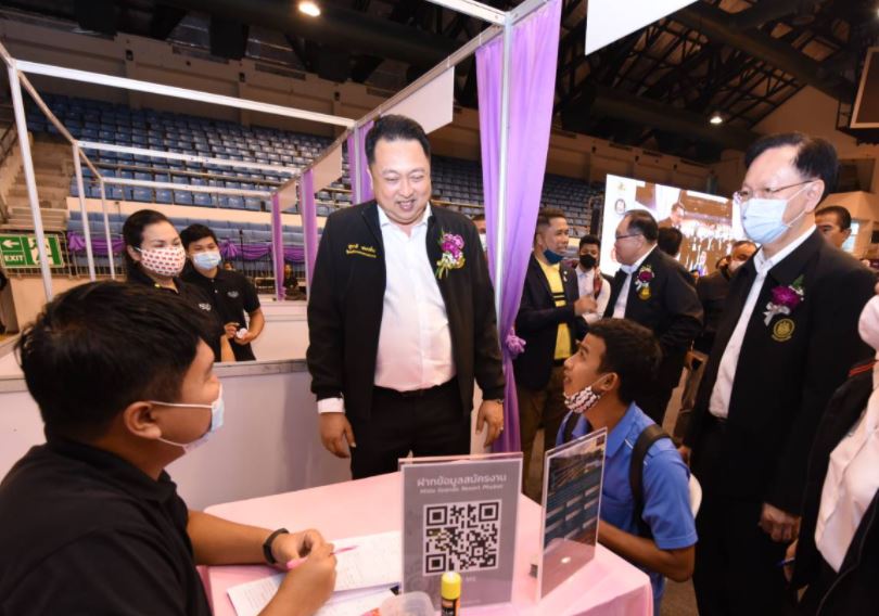 “สุชาติ” ชง ครม.สัญจร ภูเก็ต จ้างงาน 6 จังหวัดภาคใต้อันดามัน 1,500 ล้าน