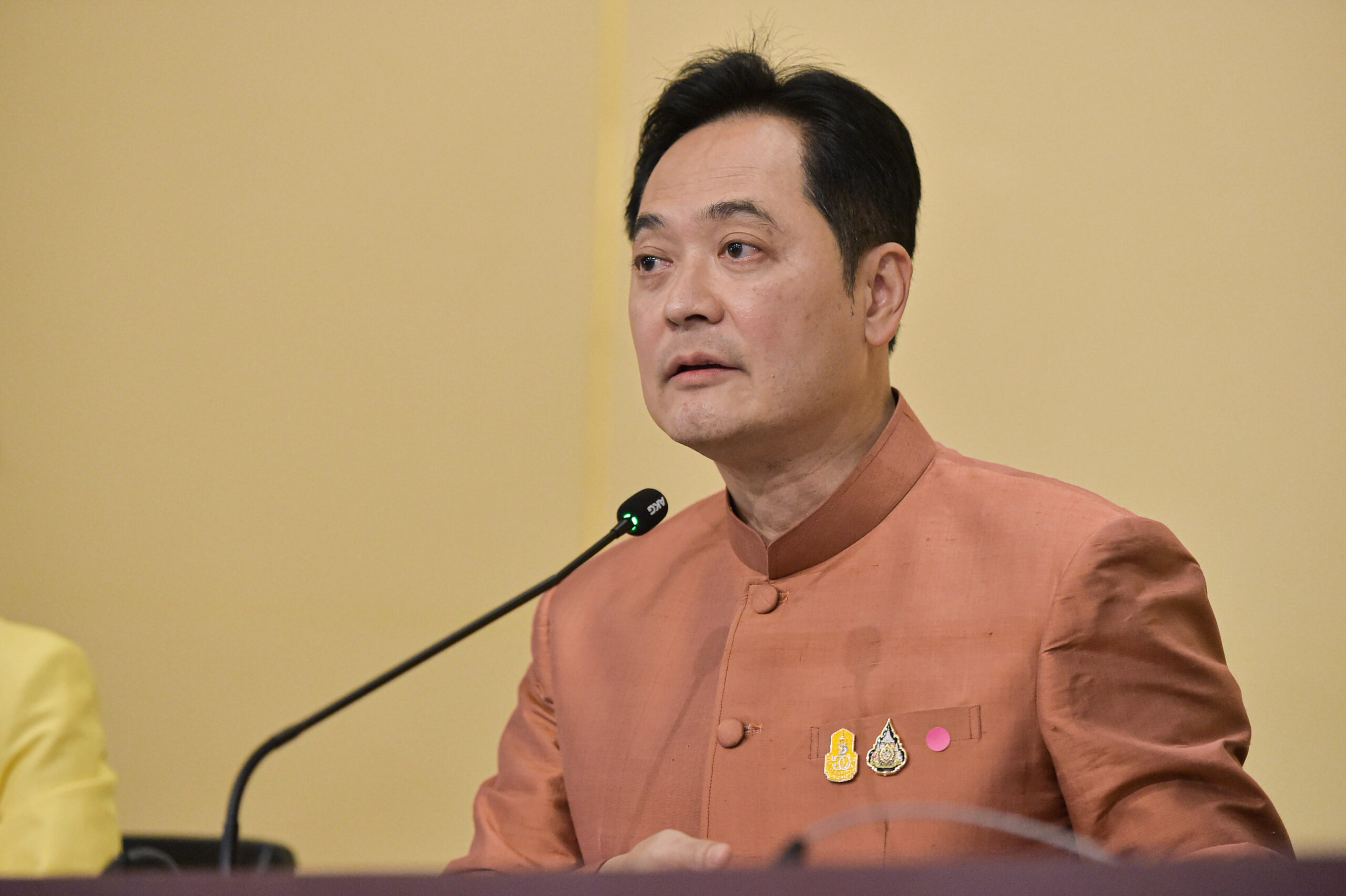 “ประยุทธ์” จ่อต่อ พ.ร.ก. ฉุกเฉิน อีก 45 วัน ยันไม่เกี่ยวการเมือง