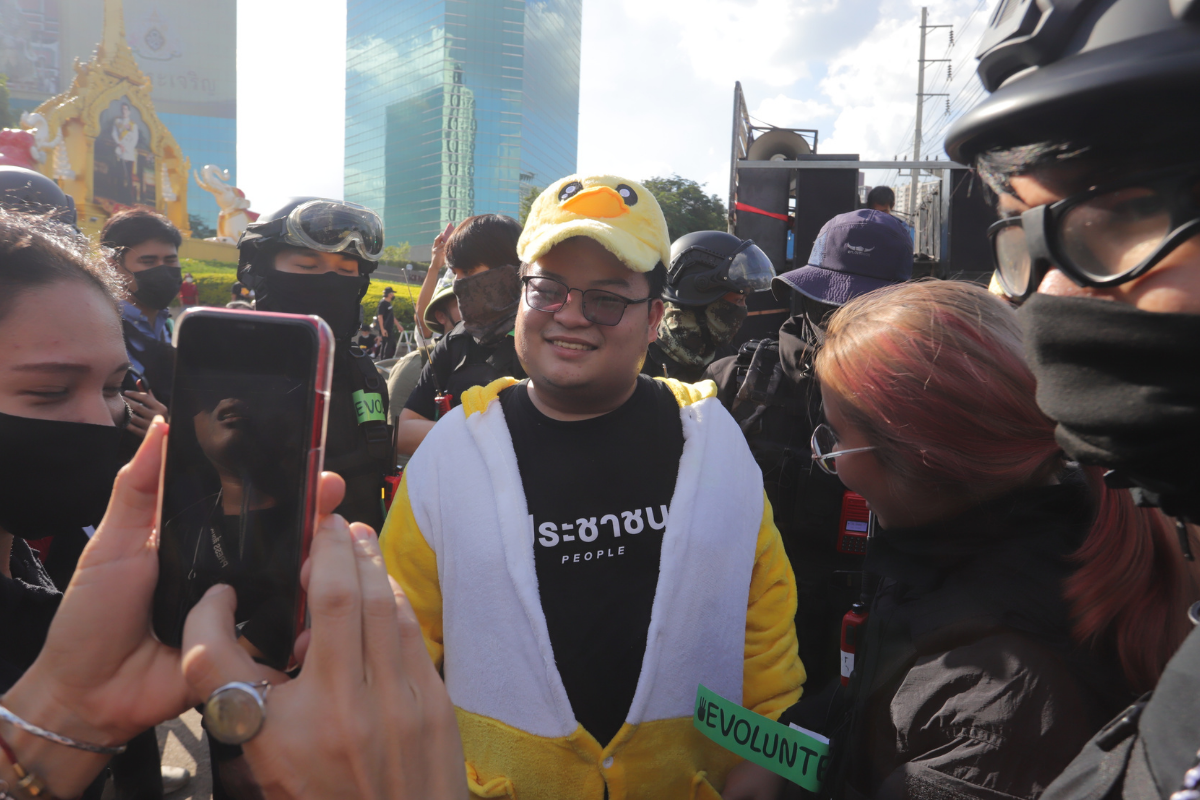 #แบนเพนกวิน ติดเทรนด์ทวิต หลังโพสต์สาธยายนิยาม “สันติวิธี”
