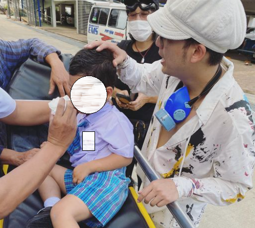 แอมมี่-อานนท์ โพสต์ภาพเด็กโดนแก๊สน้ำตา-ทราย ส่งน้ำเกลือช่วย 20 ลัง