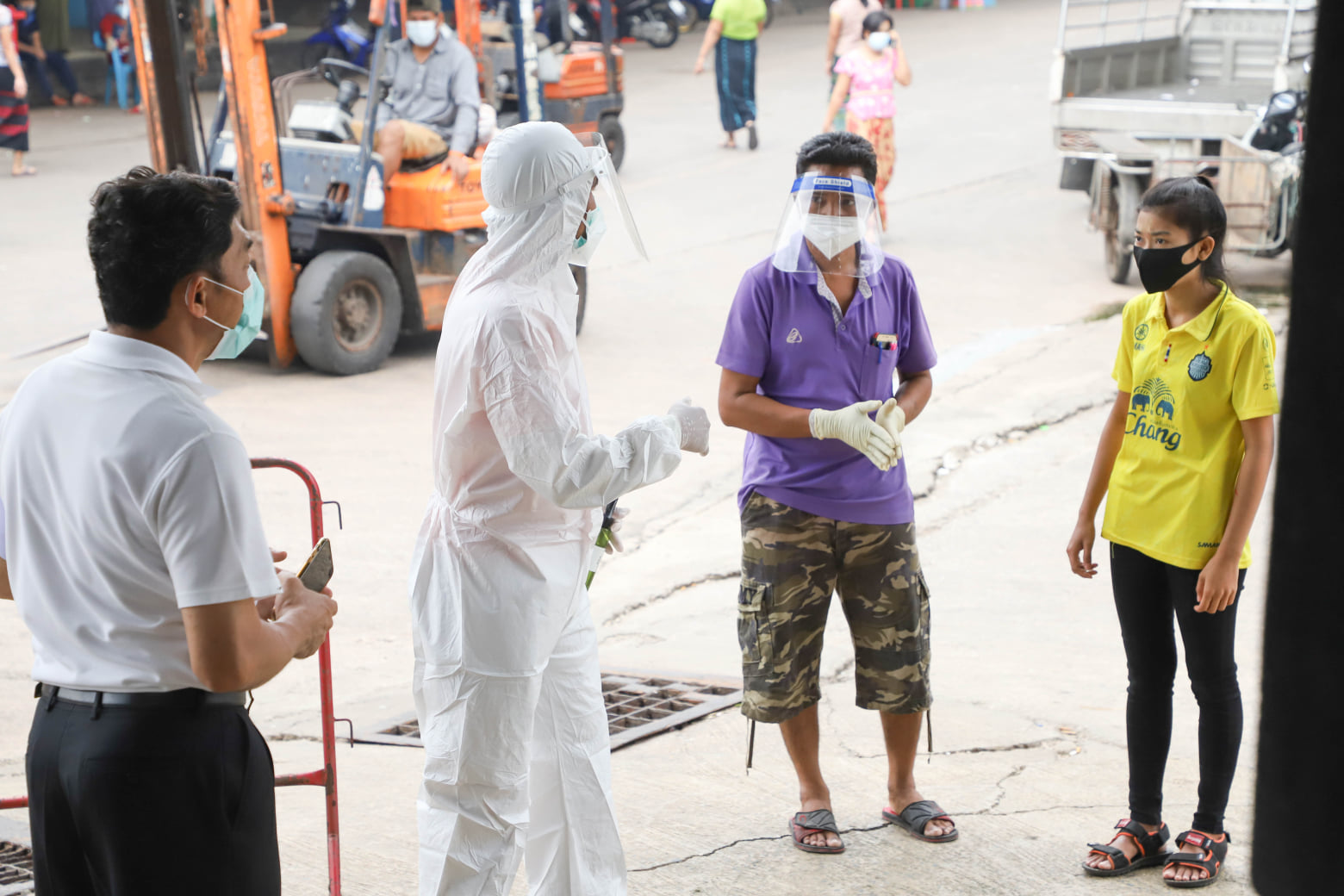ตลาดจับตาโควิดในไทย ขณะที่สหรัฐผ่านมาตรการกระตุ้นเศรษฐกิจ