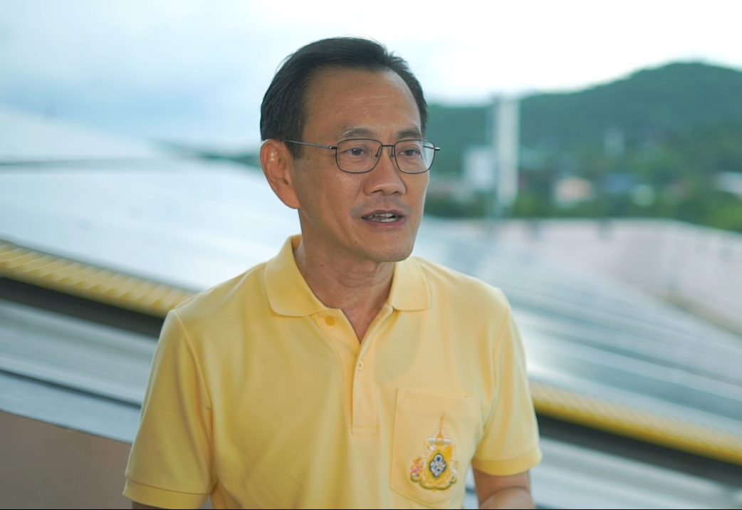วิโรจน์ มีนะพันธ์ รองกรรมการผู้จัดการใหญ่ ด้านกำกับองค์กรและกิจการสัมพันธ์ บริษัท ไทยออยล์ จำกัด (มหาชน)