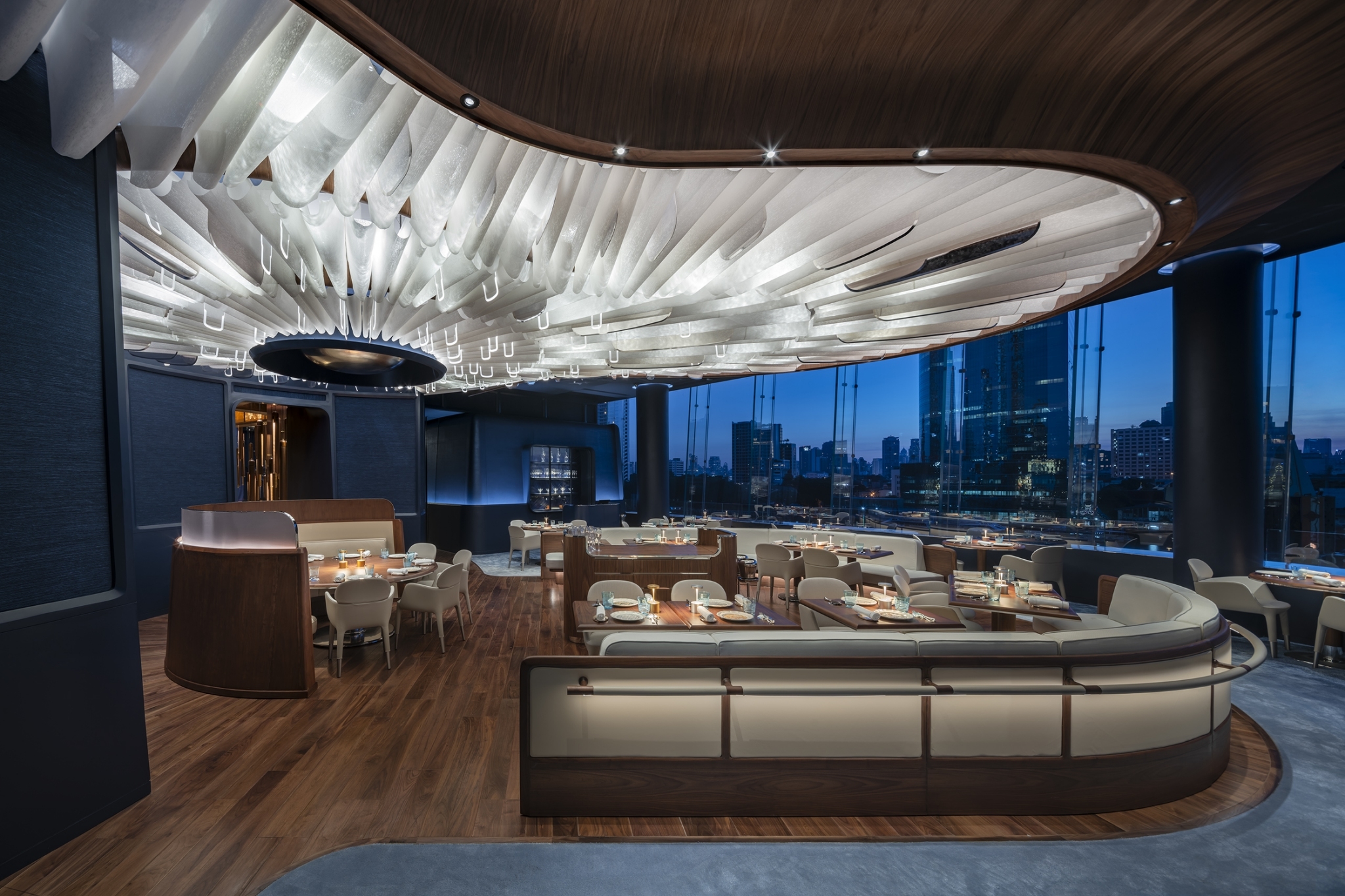 ฉลองคริสมาสต์ด้วยเมนูพิเศษ ที่ Blue by Alain Ducasse ไอคอนสยาม