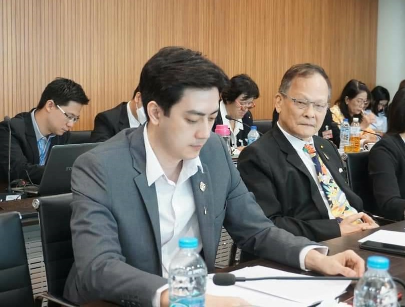“ฟิล์ม รัฐภูมิ” ลาออกเพื่อไทย ขอทำงานเคียงข้าง “สุดารัตน์”