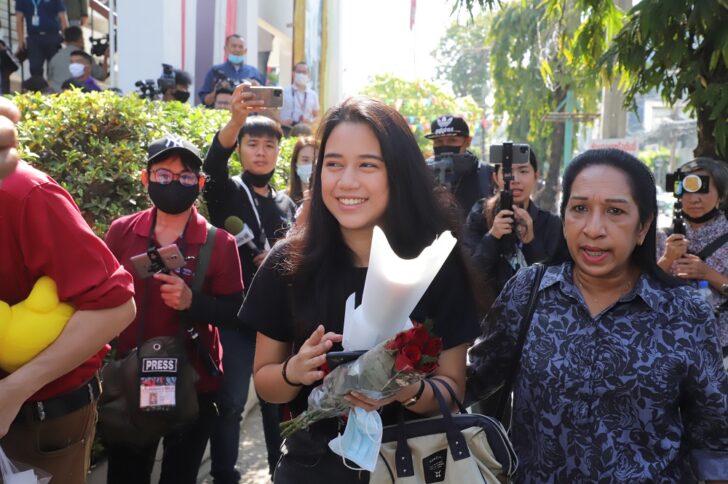 มายด์เข้ารับทราบข้อกล่าวหา สน.ทุ่งมหาเมฆ มายด์เข้ารับทราบข้อกล่าวหา สน.ทุ่งมหาเมฆ