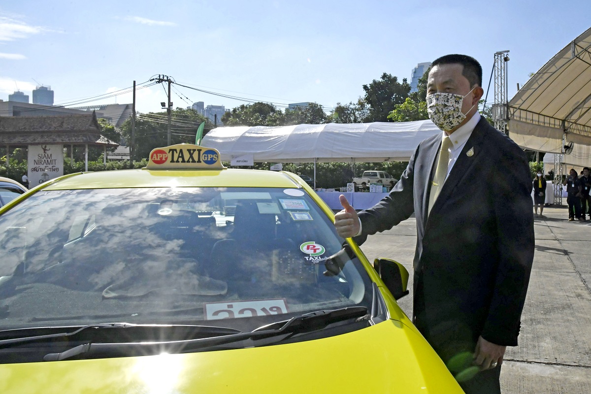 “คมนาคม” จับมือปั๊มพีที ควัก 22 ล้าน ออกคูปองส่วนลดค่าน้ำมันให้แท็กซี่