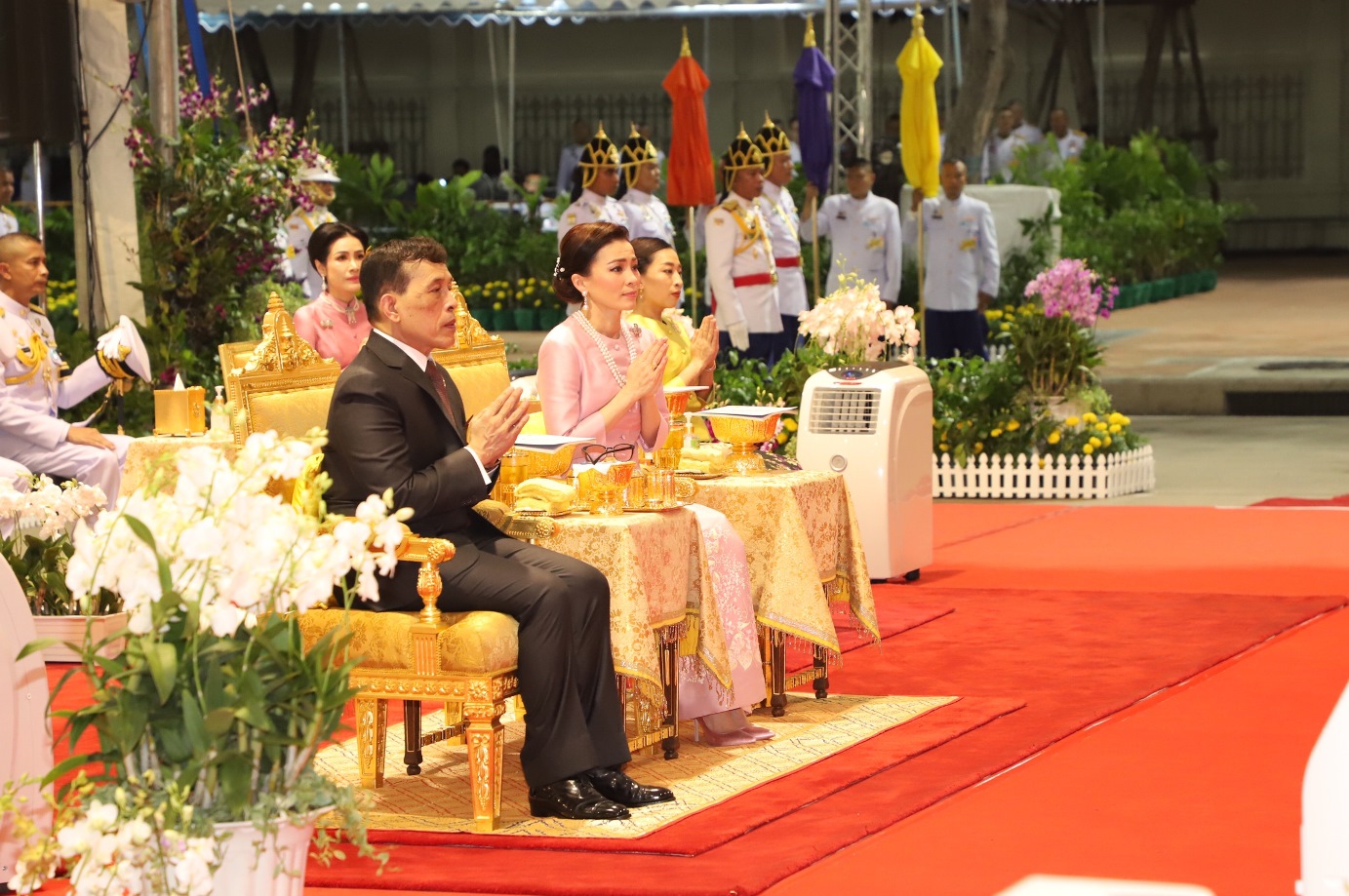 ในหลวงเสด็จฯ พิธีสวดเจริญมหามงคลรวมศาสนา วันคล้ายวันพระราชสมภพ 5 ธันวา 63