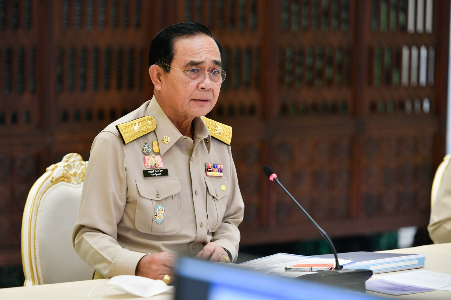 ประยุทธ์ เสริมแกร่ง “คนตัวเล็ก” ผุด “คนละครึ่งภาคเอสเอ็มอี”