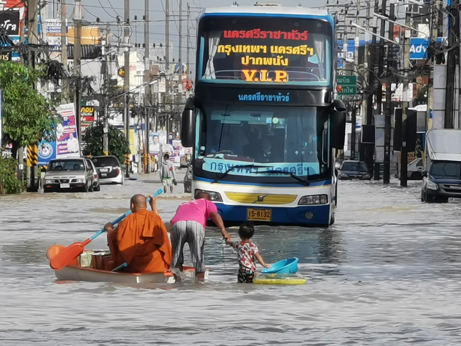 “เมืองนคร” ตั้งรับมวลน้ำจากภูเขา เคลียร์ 2 อำเภอ รอต้อนรับ ประยุทธ์