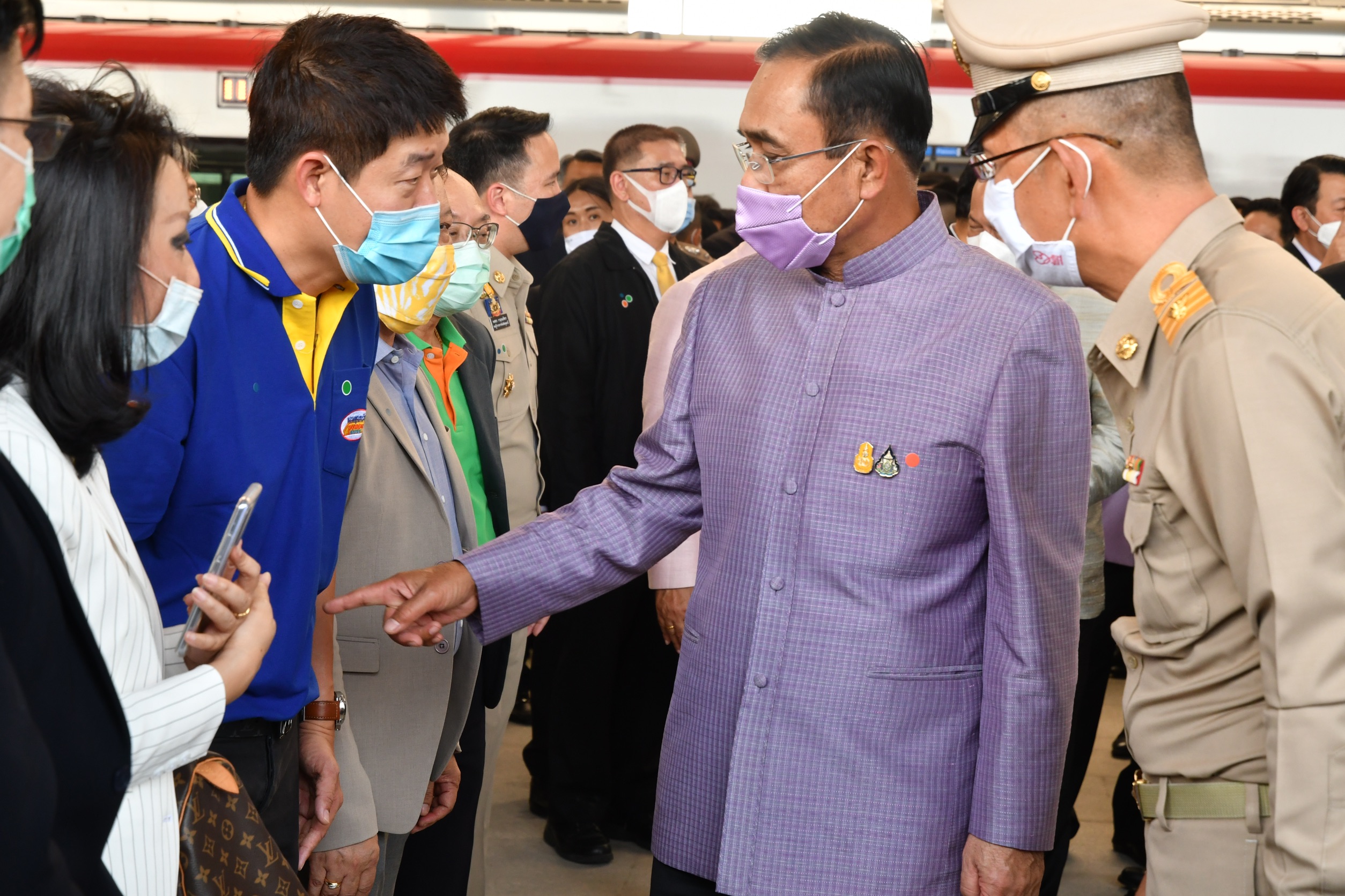 ประยุทธ์ และ ครม.