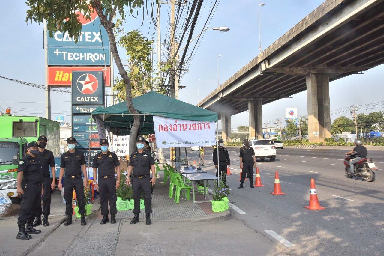 ”กทม.” เร่งสกัดโควิดตั้งจุดคัดกรอง 24 ชม. ทั่วกรุง งดงานทะเบียนวันเสาร์เว้นแจ้งเกิด-ตาย
