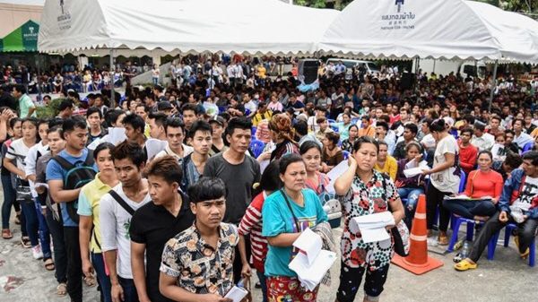 ต่างด้าวทำงานกทม. 6 แสนคน ”อัศวิน” สั่งทุกเขตห้ามเคลื่อนย้ายออกจากพื้นที่