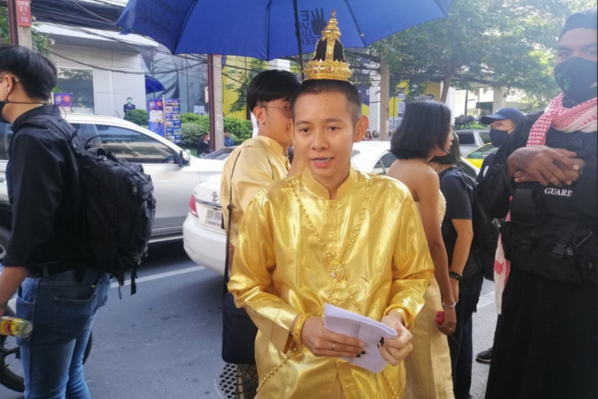 จตุพร รับทราบข้อหา ม.112 ยันแต่งชุดไทยเดินแฟชั่น ไม่มีเจตนาแฝง