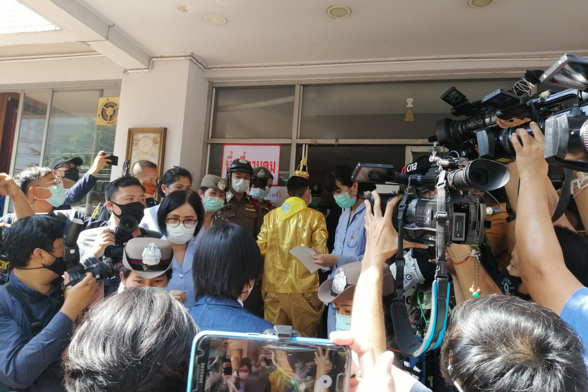 จตุพรรับทราบคดี ม.112