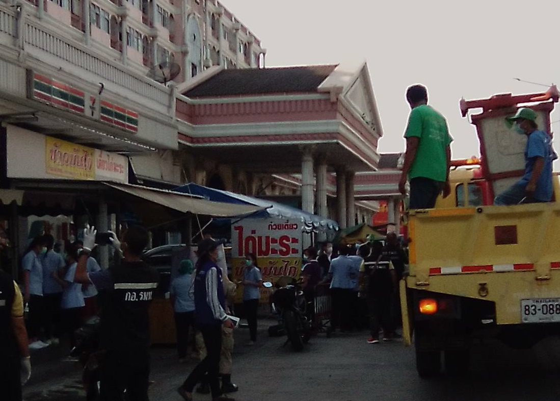 ผู้ว่าฯนนทบุรี สั่งปิดตลาดบางใหญ่-คอนโดฯ 7 ชั้น ป้องกันโควิดระบาด