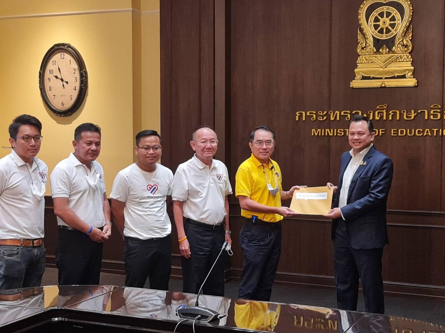 “ณัฏฐพล” เปิดกระทรวงรับ กลุ่มไทยภักดี เข้ายื่น 5 ข้อ ป้องสถาบัน