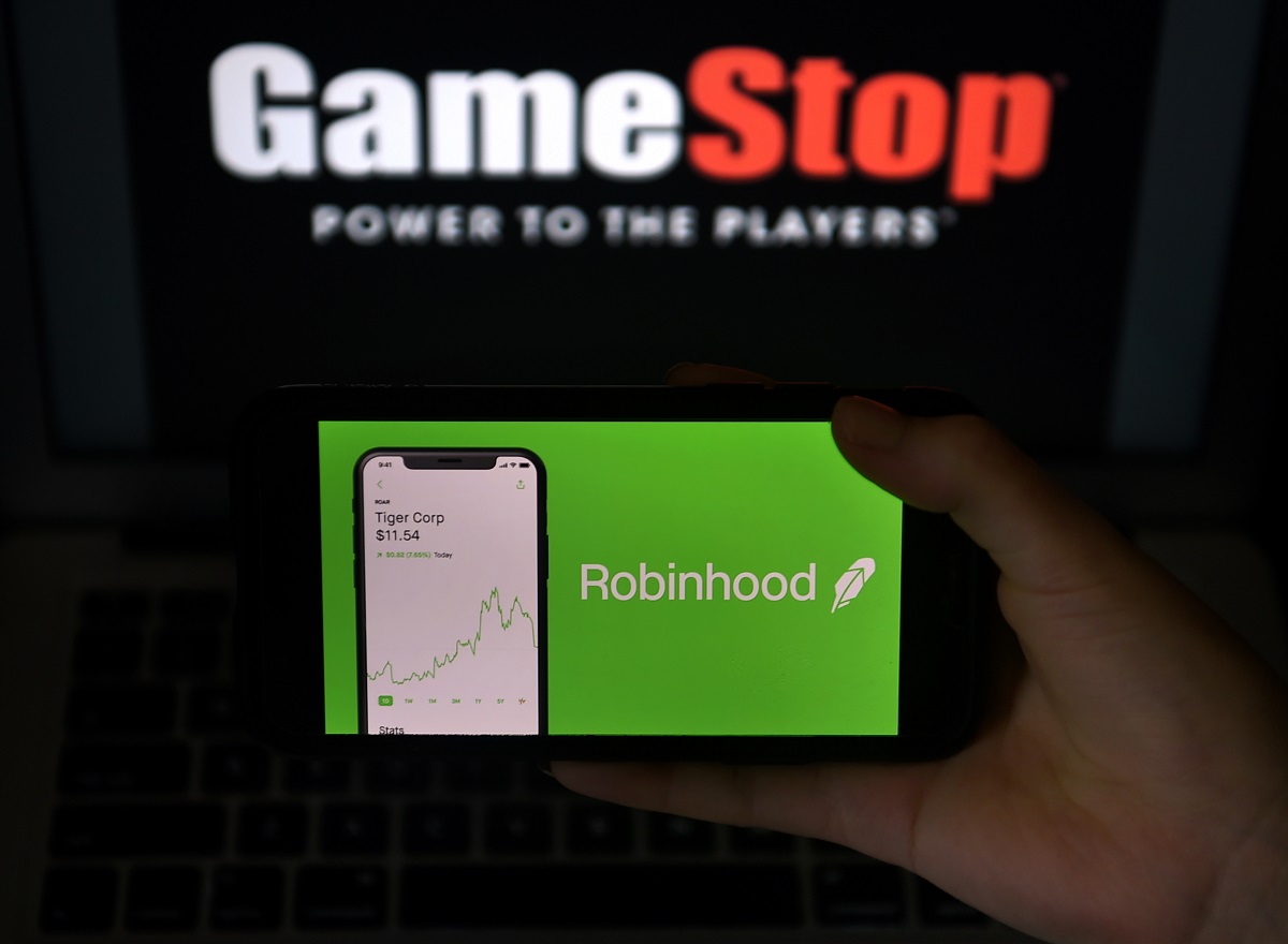 โรบินฮู้ด สั่งจำกัดผู้ซื้อหุ้น Gamestop-AMC หลังทำ “วอลล์สตรีท” ขาดทุนพันล้าน