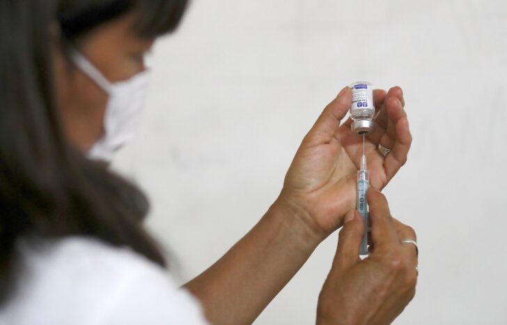 Argentina continues its vaccination process to medical staff with the Sputnik V vaccine