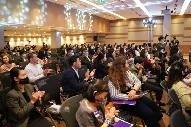 Dusit Thani College_Moving Forward Dusit Thani College_Moving Forward