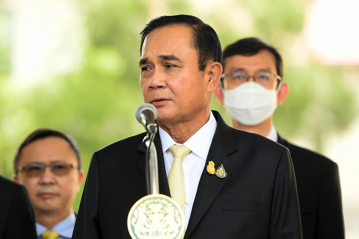 ประยุทธ์ ส่งกำลังใจ ผู้ว่าฯ สมุทรสาคร ผ่านวิกฤตไปได้