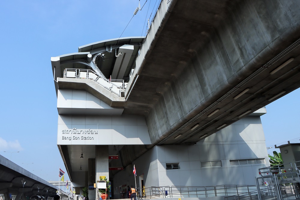 ศักดิ์สยาม ลงพื้นที่สถานีรถไฟฟ้าสายสีแดง บางซื่อ-ตลิ่งชัน