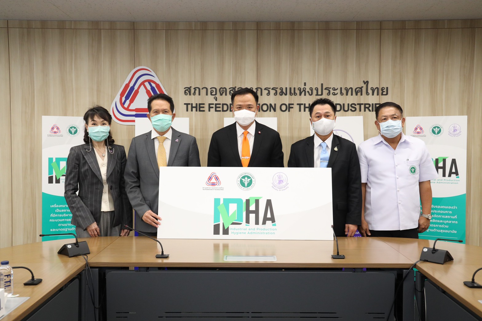 1,000 รง.ผลิตอาหารรับรองตนเองปลอดโควิดแล้ว “อนุทิน” ดันให้ได้อีก 3 มาตรฐาน