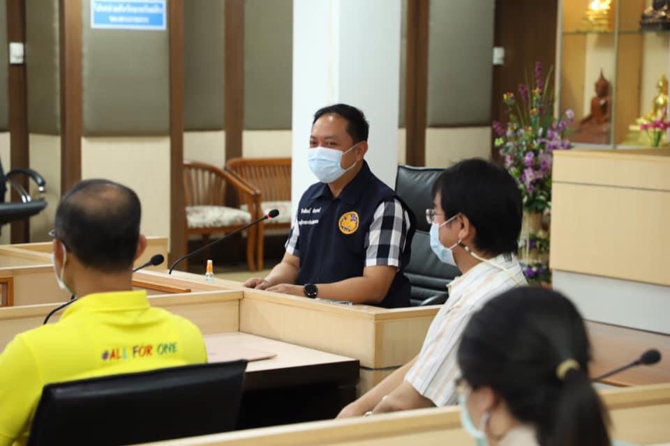 รองผู้ว่าฯ สมุทรสาครประชุมด่วน 16 โรงงาน จี้ปฏิบัติตามมาตรการ ศบค.