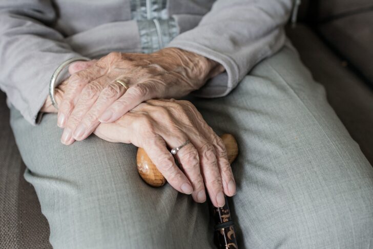 hand-3666974_1920
