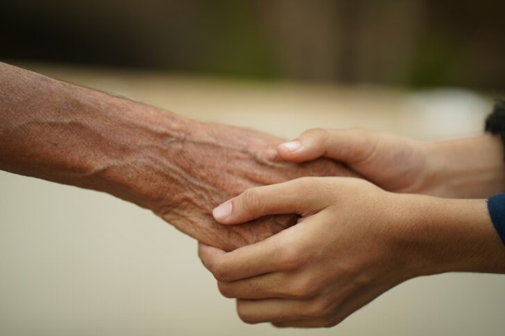 hands-5017314_1920