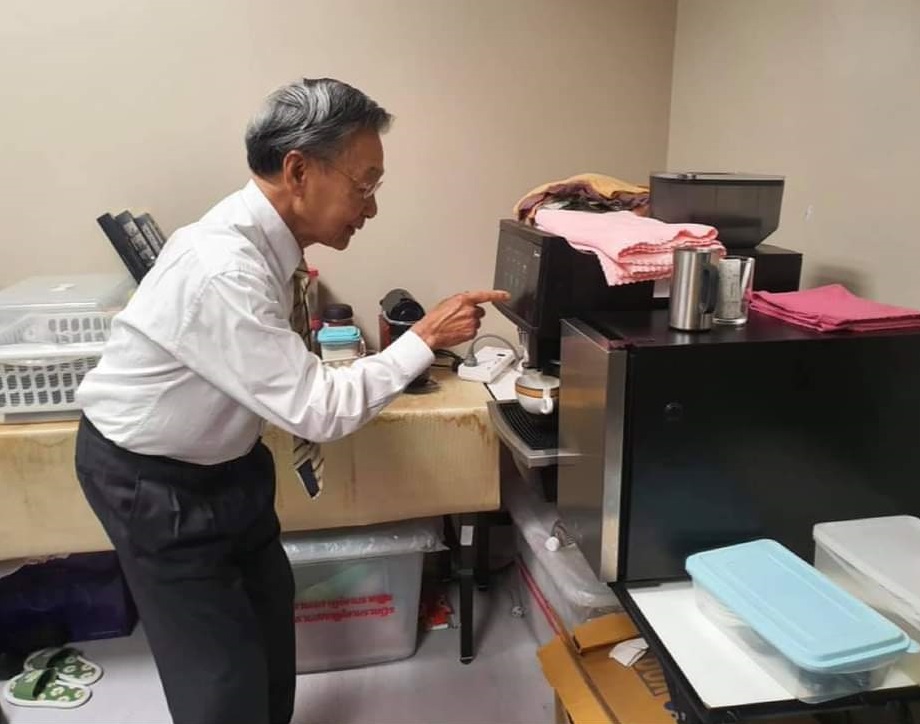 ‘ชวน’ ชงกาแฟ ทำไมกลายเป็นเรื่องใหญ่ ถึงขั้นแจ้งความ?