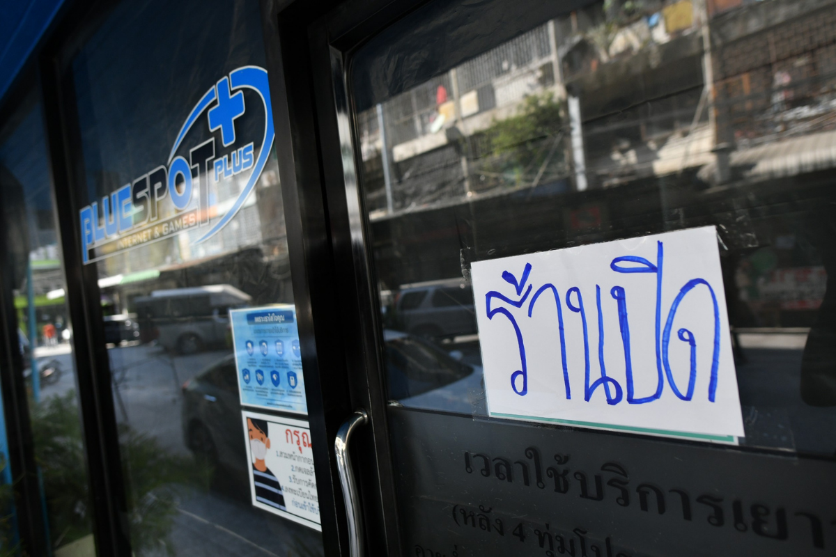 เปิดภาพ “สนามมวย-อาบอบนวด-ร้านเกมส์” ปิดให้บริการ รับมือโควิด
