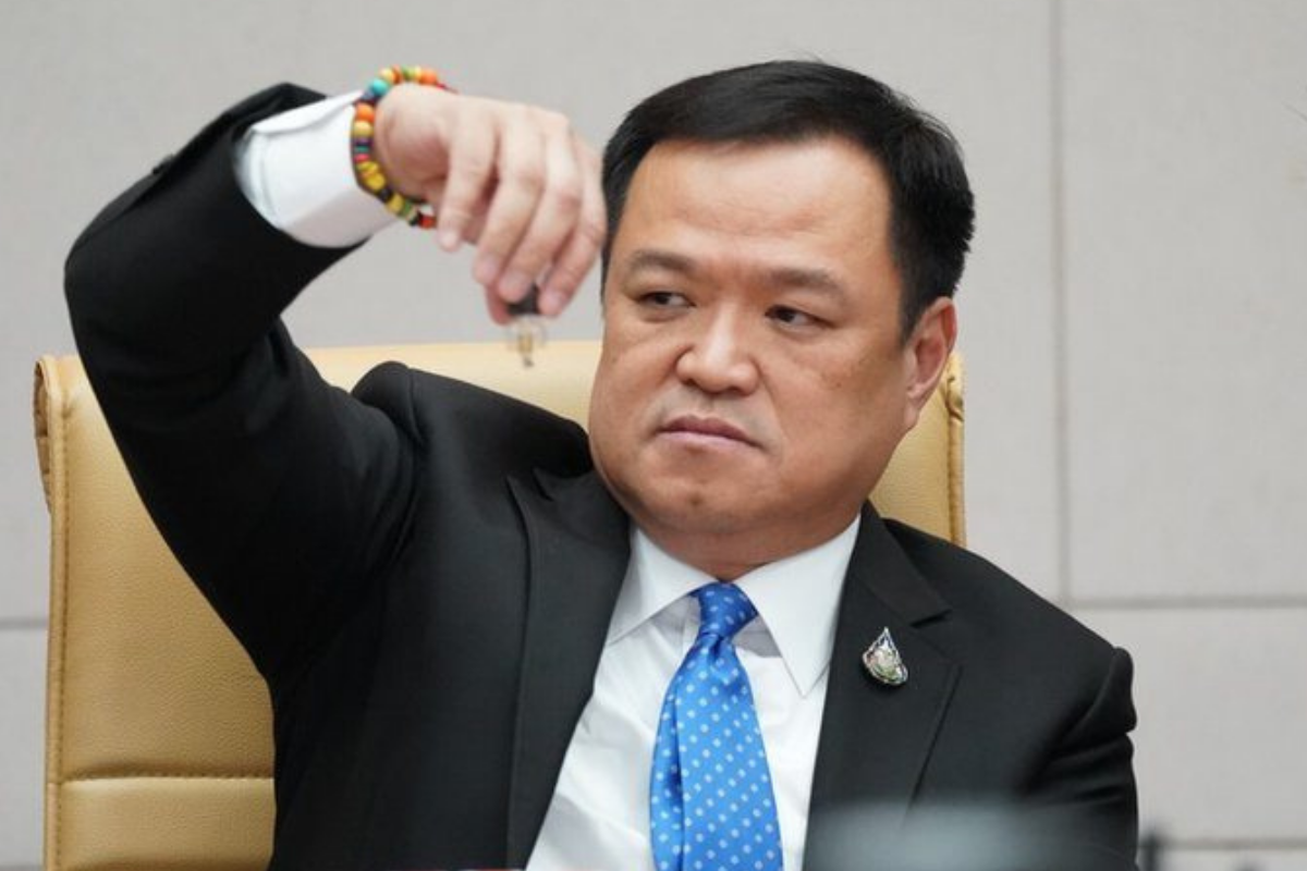 “อนุทิน” ตอบ “ธนาธร” ไม่ผูกขาดวัคซีน หยุดพาดพิงสถาบัน