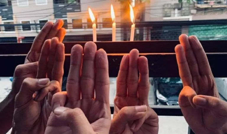 อารยะขัดขืนในเมียนมา