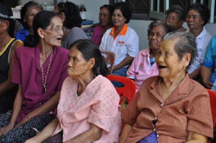 ครม. สั่งชะลอทวงคืน “เบี้ยยังชีพผู้สูงอายุ” 7,700 ราย
