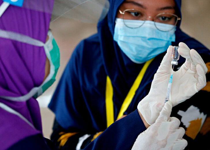 อินโดนีเซียมีอำนาจลงโทษผู้ไม่ยอมฉีดวัคซีน