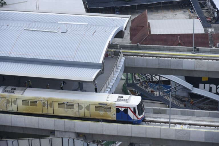 โฆษกชัชชาติ ยืนกราน “สภา กทม.” ต้องถกญัตติรถไฟฟ้าสายสีเขียว